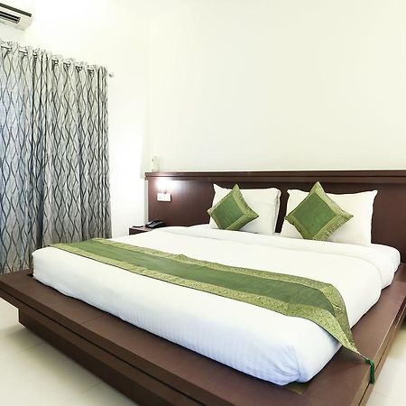 Treebo Trend Al Saj Convention Centre Kazhakuttam Ngoại thất bức ảnh