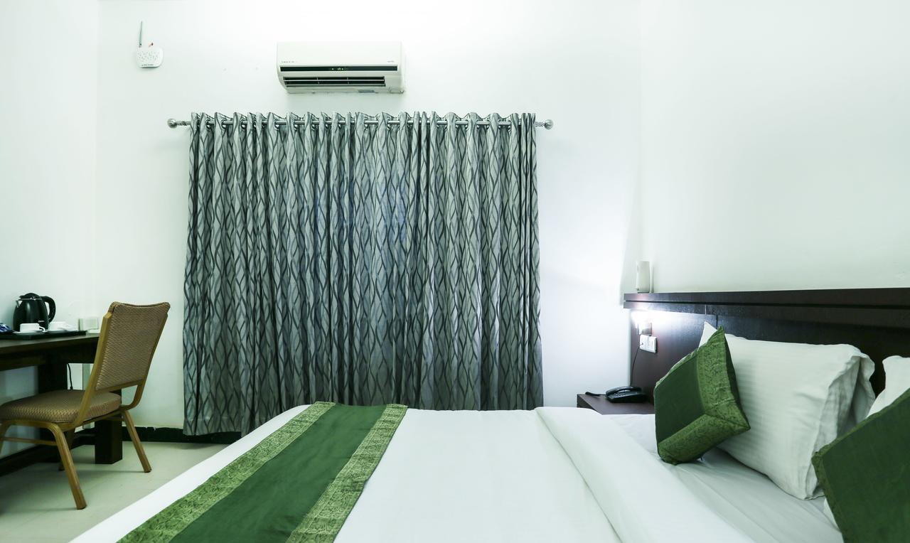 Treebo Trend Al Saj Convention Centre Kazhakuttam Ngoại thất bức ảnh