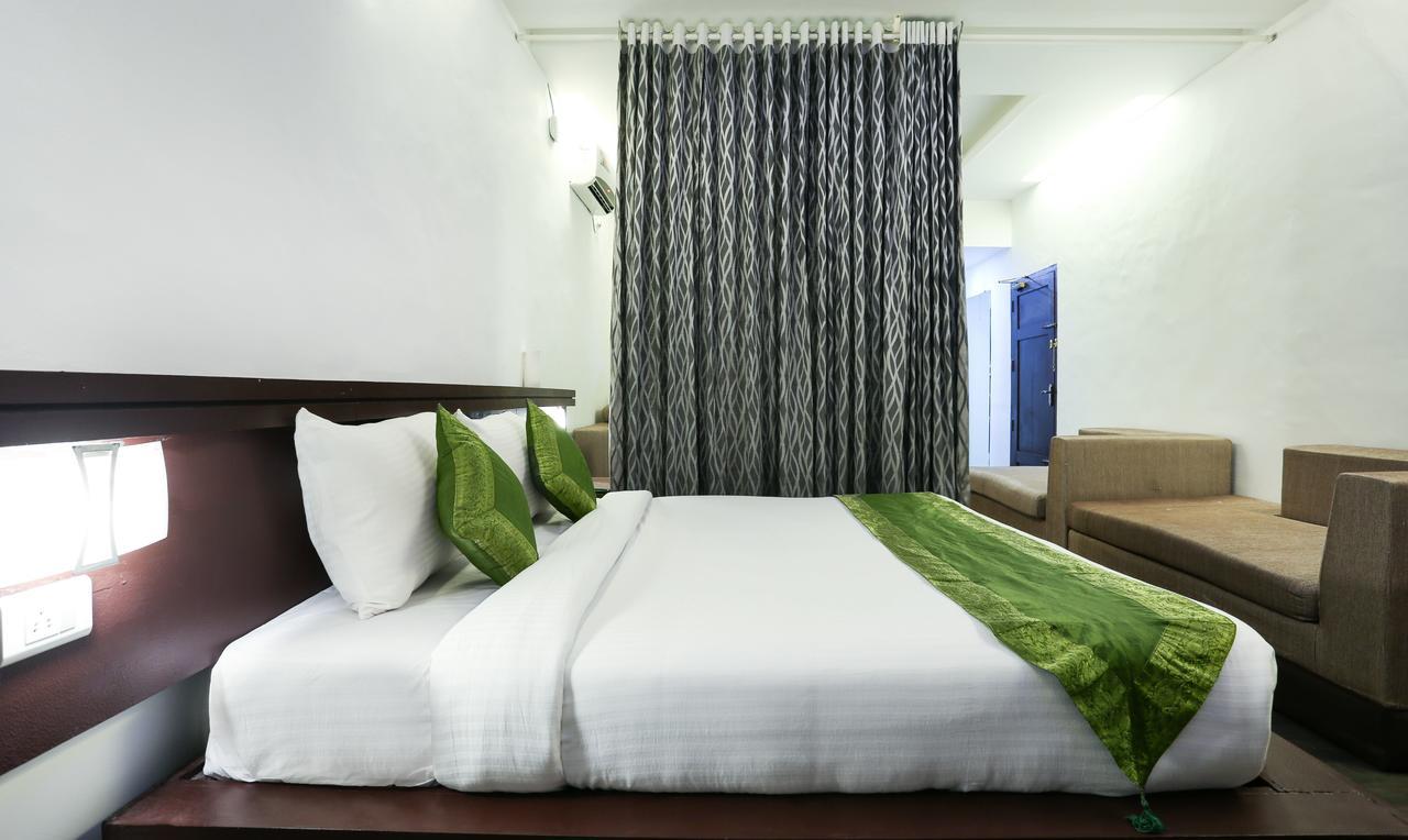 Treebo Trend Al Saj Convention Centre Kazhakuttam Ngoại thất bức ảnh