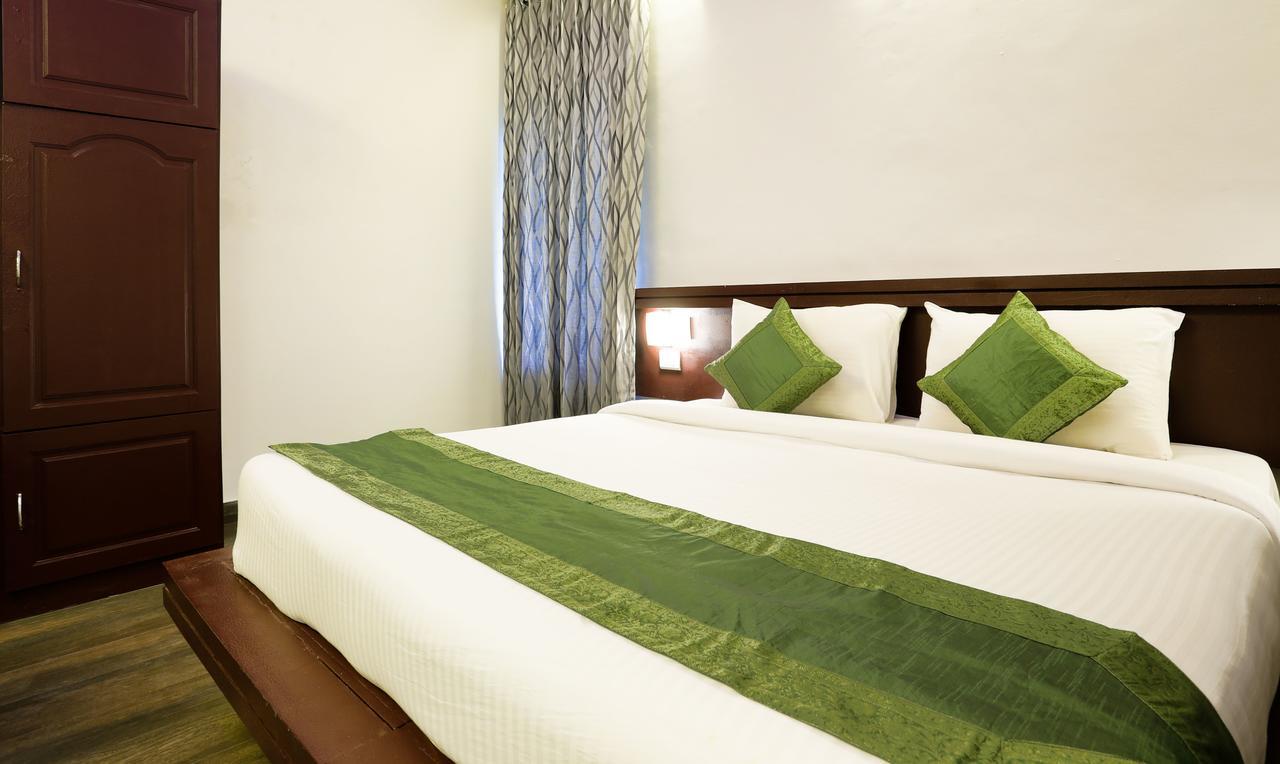 Treebo Trend Al Saj Convention Centre Kazhakuttam Ngoại thất bức ảnh