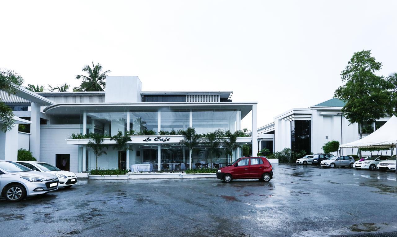 Treebo Trend Al Saj Convention Centre Kazhakuttam Ngoại thất bức ảnh
