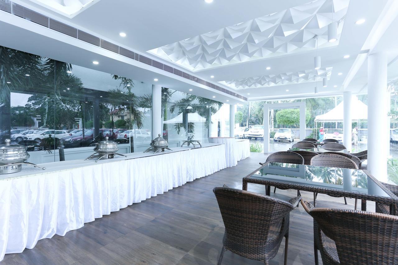 Treebo Trend Al Saj Convention Centre Kazhakuttam Ngoại thất bức ảnh